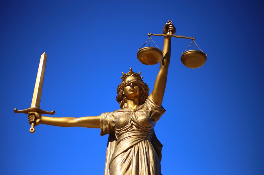 How Can a Ventura Criminal Defense Lawyer Help You